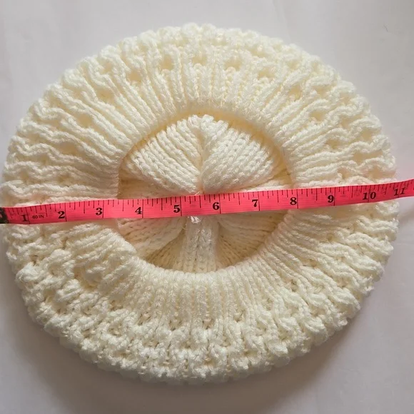Vintage 70s 80s Knit Hat Pom Pom Pale Ivory Soft Off White - Picture 7 of 7